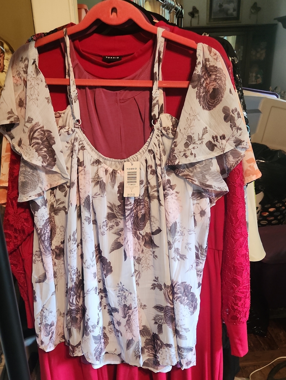 Torrid 3 Light Gray and Mauve Floral Cold-Shoulder Camisole